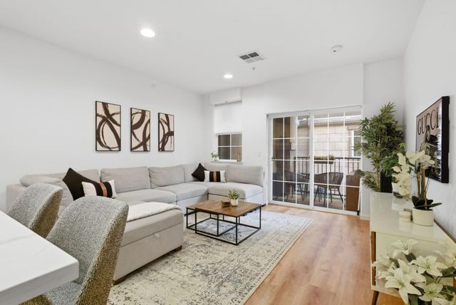 88 N Jackson Avenue 211, San Jose, CA 95116