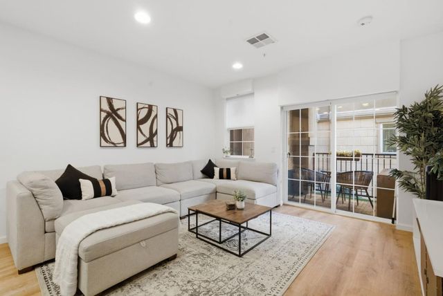 88 N Jackson Avenue 211, San Jose, CA 95116