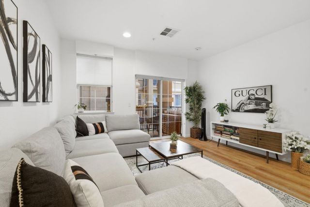 88 N Jackson Avenue 211, San Jose, CA 95116