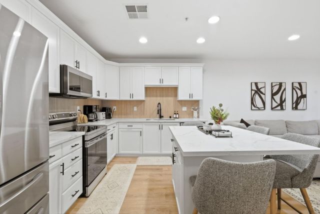 88 N Jackson Avenue 211, San Jose, CA 95116