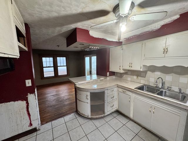 684 DAVENPORT Street, Meadville, PA 16335