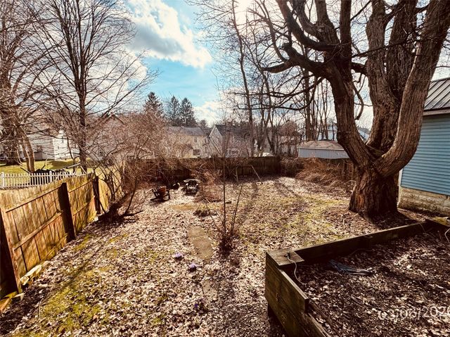 684 DAVENPORT Street, Meadville, PA 16335