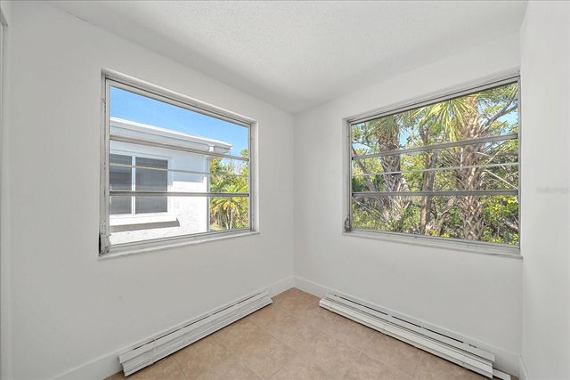 597 SPANISH DRIVE N 12, Longboat Key, FL 34228