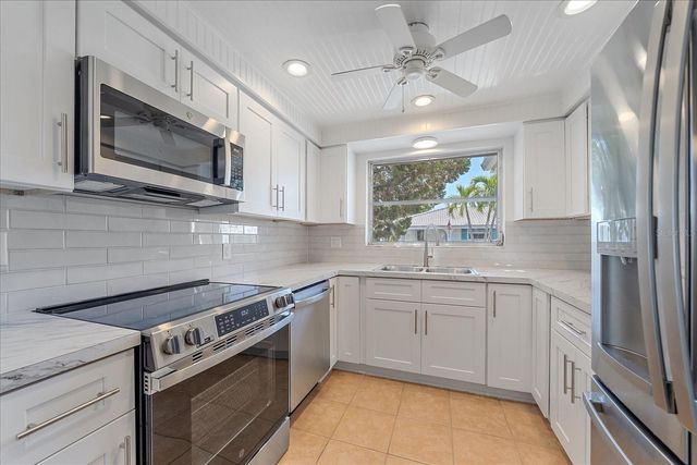 597 SPANISH DRIVE N 12, Longboat Key, FL 34228