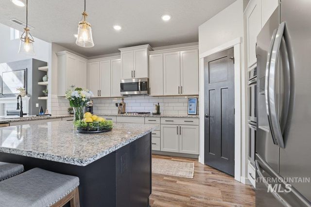 3812 E Rock Falls St, Nampa, ID 83686