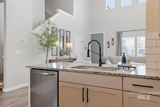 3812 E Rock Falls St, Nampa, ID 83686