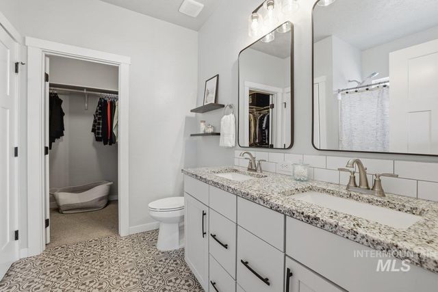 3812 E Rock Falls St, Nampa, ID 83686