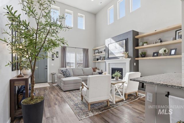 3812 E Rock Falls St, Nampa, ID 83686