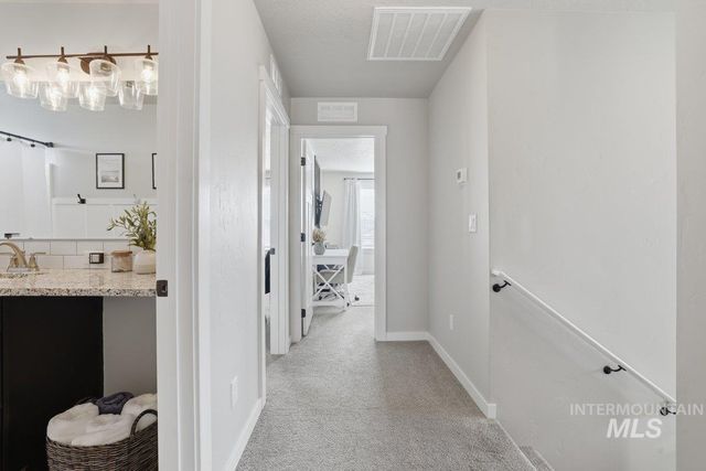 3812 E Rock Falls St, Nampa, ID 83686