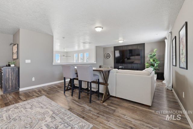 3812 E Rock Falls St, Nampa, ID 83686