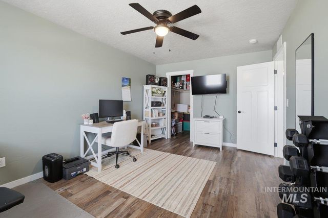 3812 E Rock Falls St, Nampa, ID 83686