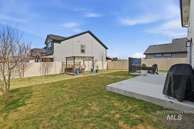 3812 E Rock Falls St, Nampa, ID 83686