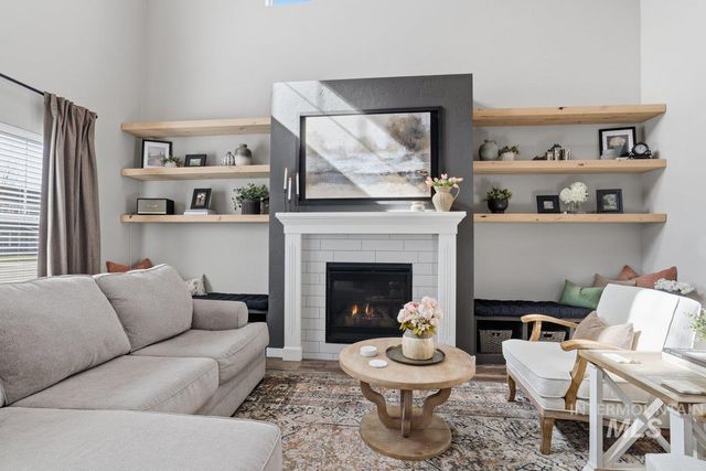 3812 E Rock Falls St, Nampa, ID 83686