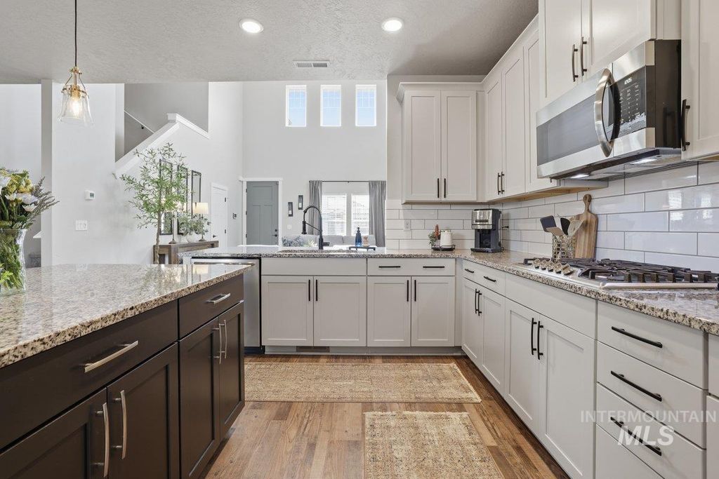 3812 E Rock Falls St, Nampa, ID 83686