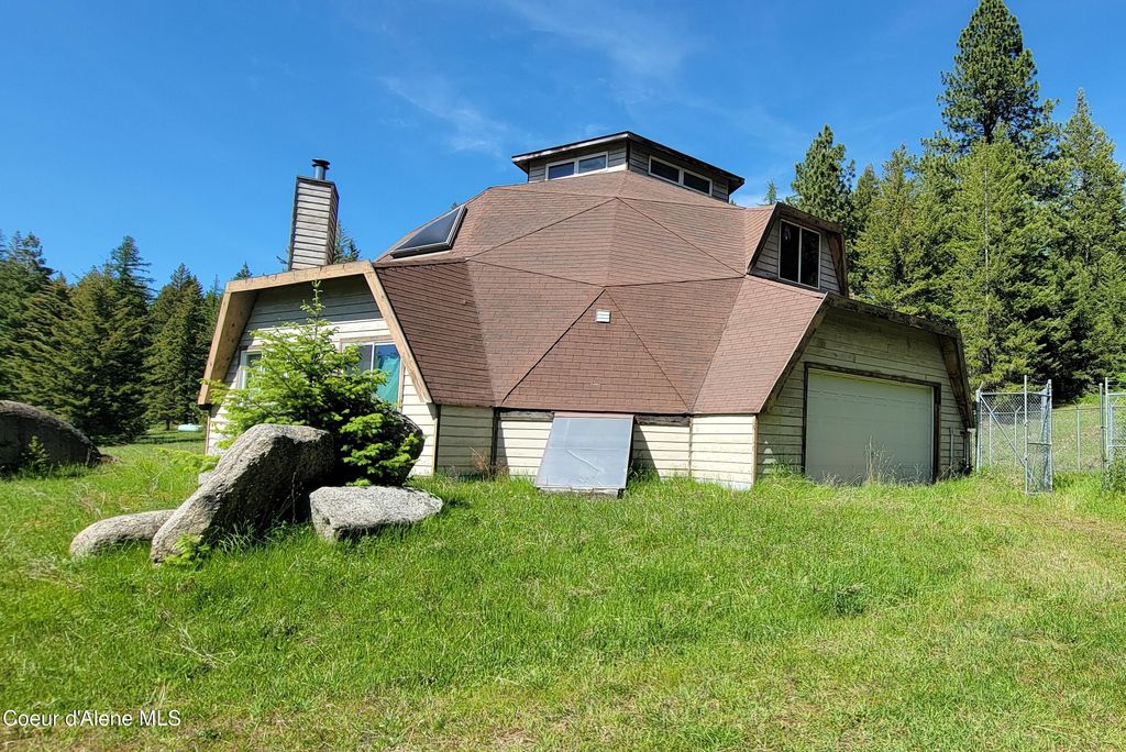1015 Templeman Lake Rd, Bonners Ferry, ID 83805 photo 2