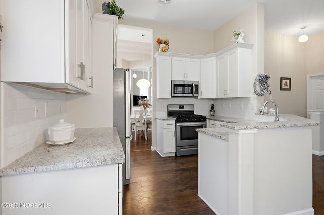 9 Forest Lake Court, Barnegat, NJ 08005