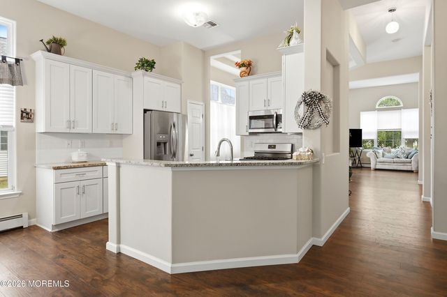 9 Forest Lake Court, Barnegat, NJ 08005