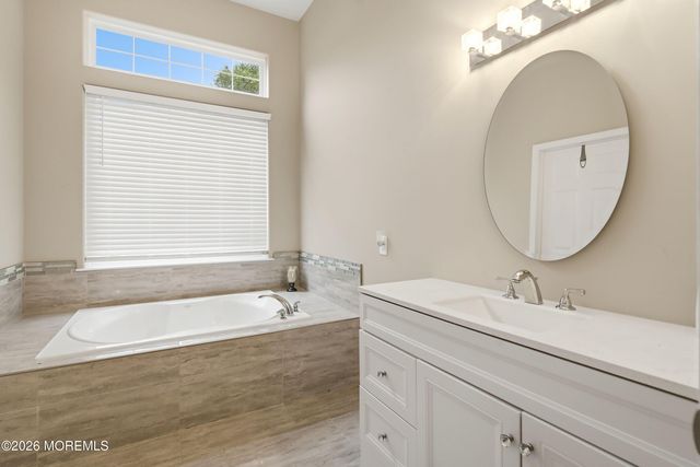 9 Forest Lake Court, Barnegat, NJ 08005