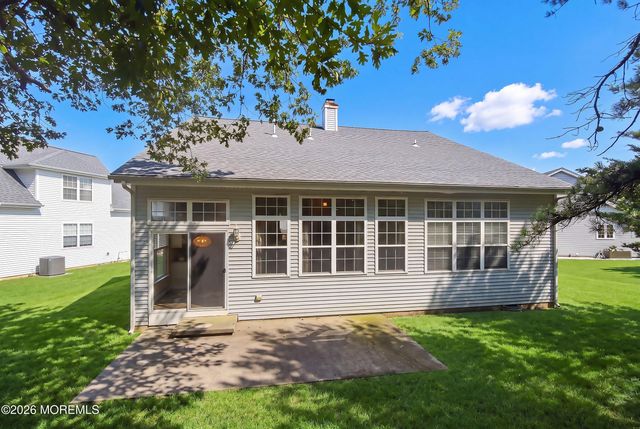 9 Forest Lake Court, Barnegat, NJ 08005