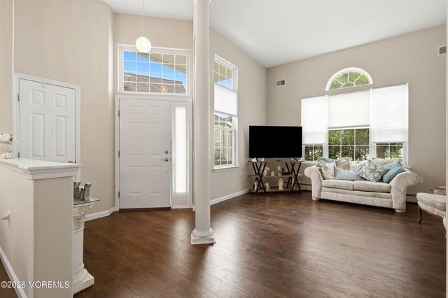 9 Forest Lake Court, Barnegat, NJ 08005