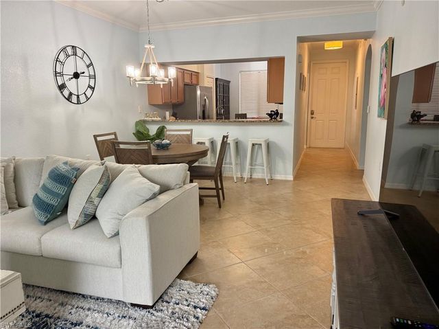9715 Acqua CT 125, Naples, FL 34113