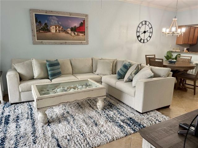 9715 Acqua CT 125, Naples, FL 34113
