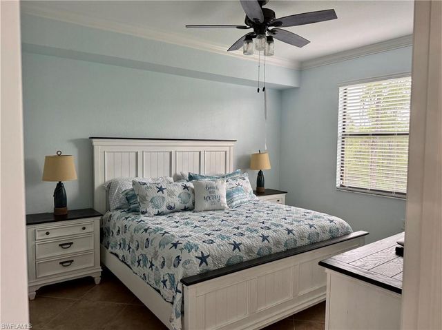 9715 Acqua CT 125, Naples, FL 34113