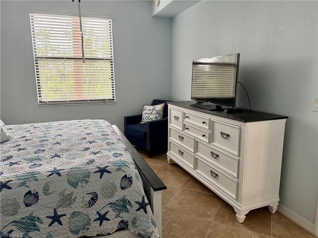 9715 Acqua CT 125, Naples, FL 34113