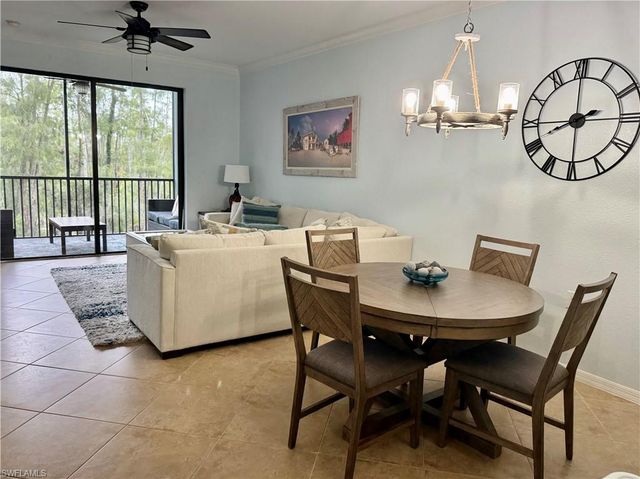 9715 Acqua CT 125, Naples, FL 34113