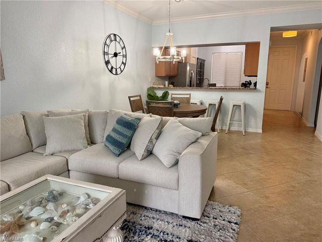 9715 Acqua CT 125, Naples, FL 34113