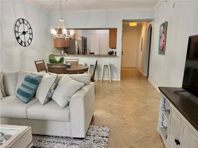 9715 Acqua CT 125, Naples, FL 34113