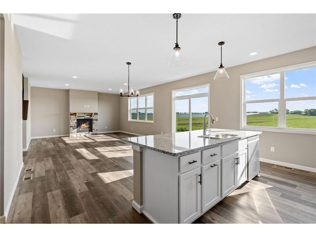 901 Pine Vale Haven, Somerset, WI 54025