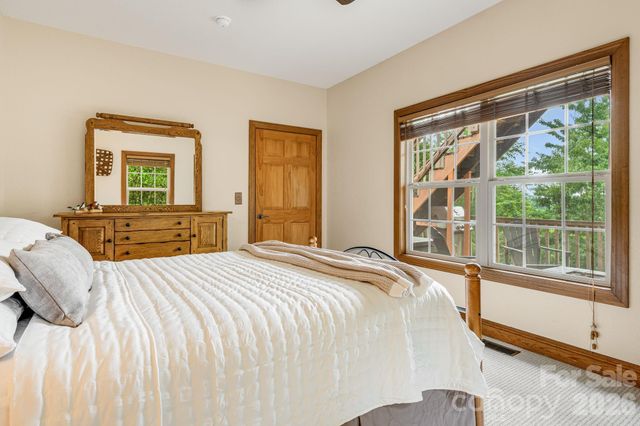 189 Cameron Lane, Lake Lure, NC 28746