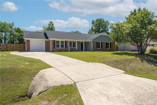 139 Thornbird Drive, Raeford, NC 28376