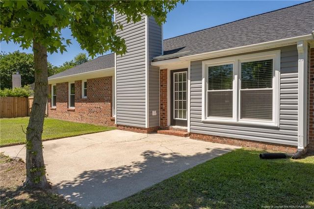 139 Thornbird Drive, Raeford, NC 28376
