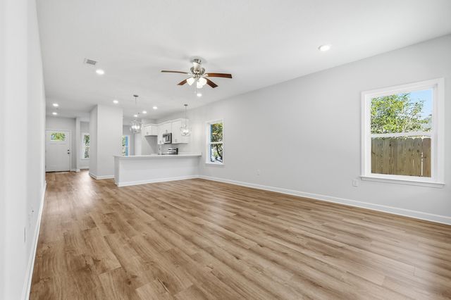 71 Spooner Street, Defuniak Springs, FL 32433