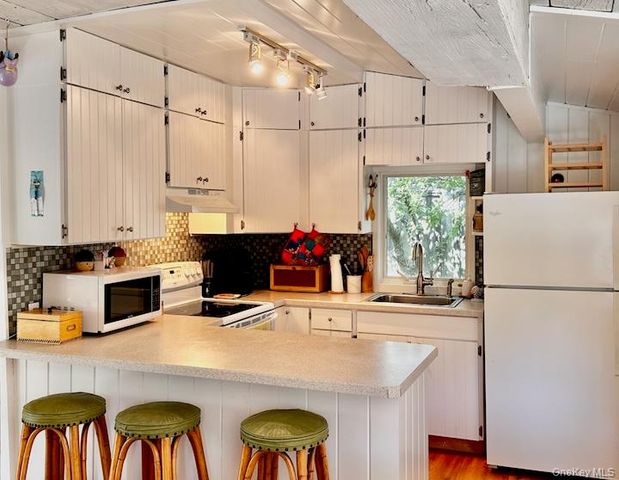 259 East Walk, Cherry Grove, NY 11782