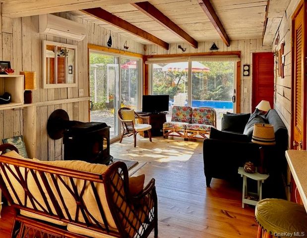 259 East Walk, Cherry Grove, NY 11782