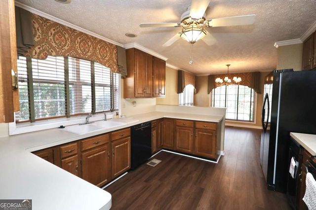 150 Stratford Way, Fayetteville, GA 30214