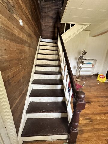 112 W Hackberry St, Centerville, TN 37033