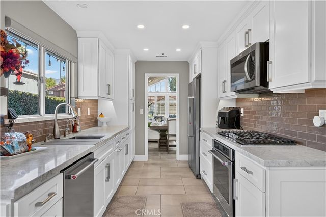 13673 Berkeley Court, Fontana, CA 92336