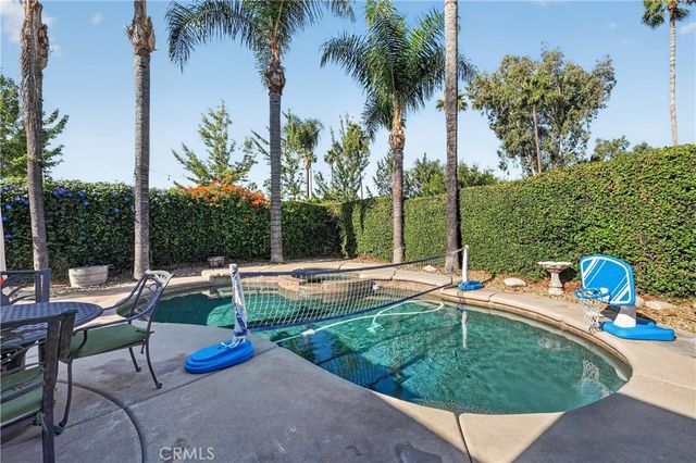13673 Berkeley Court, Fontana, CA 92336