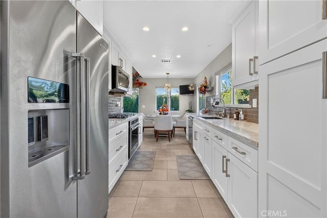 13673 Berkeley Court, Fontana, CA 92336