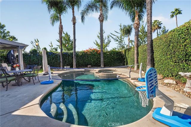 13673 Berkeley Court, Fontana, CA 92336