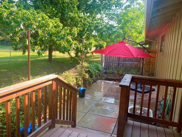 300 Shafer Lane I-2, Jacksonville, OR 97530