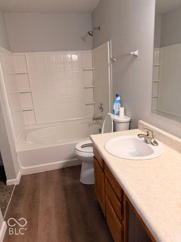 5525 Floating Leaf Drive, Indianapolis, IN 46237