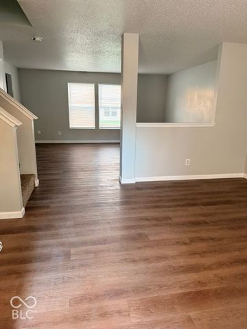 5525 Floating Leaf Drive, Indianapolis, IN 46237