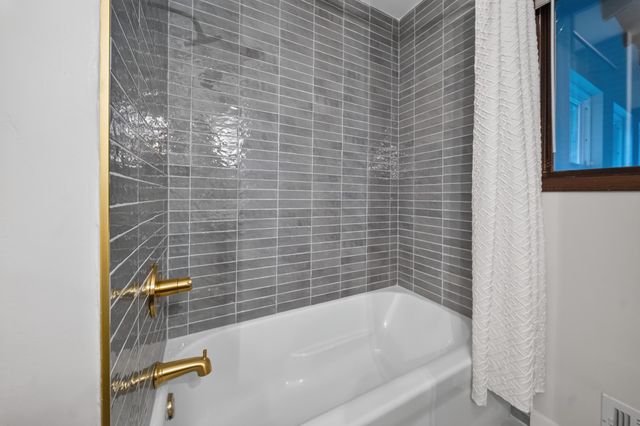 11608 Utah Avenue N, Champlin, MN 55316