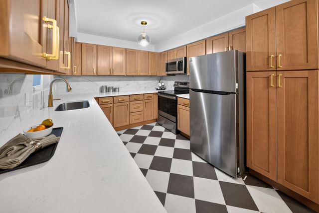 11608 Utah Avenue N, Champlin, MN 55316