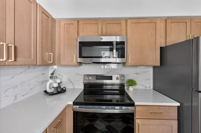 11608 Utah Avenue N, Champlin, MN 55316